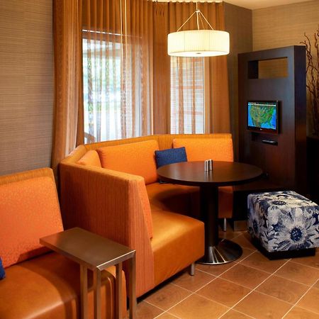 Courtyard Cleveland Airport South Hotel Middleburg Heights Buitenkant foto