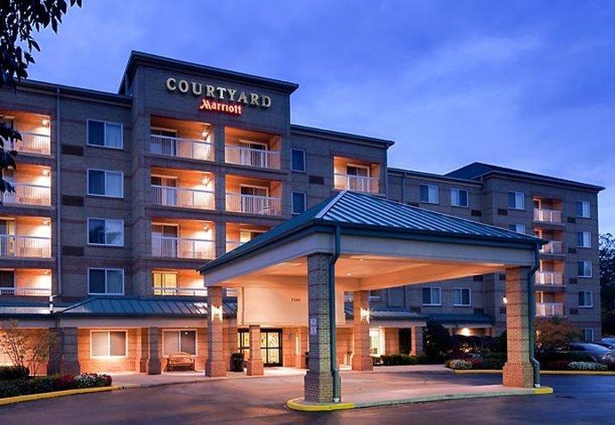 Courtyard Cleveland Airport South Hotel Middleburg Heights Buitenkant foto